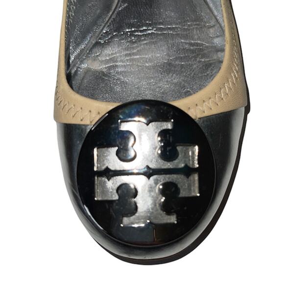 Tory Burch Beige and Silver Serena Mirror Leather Ballet Flats Size 6 - Picture 9 of 11